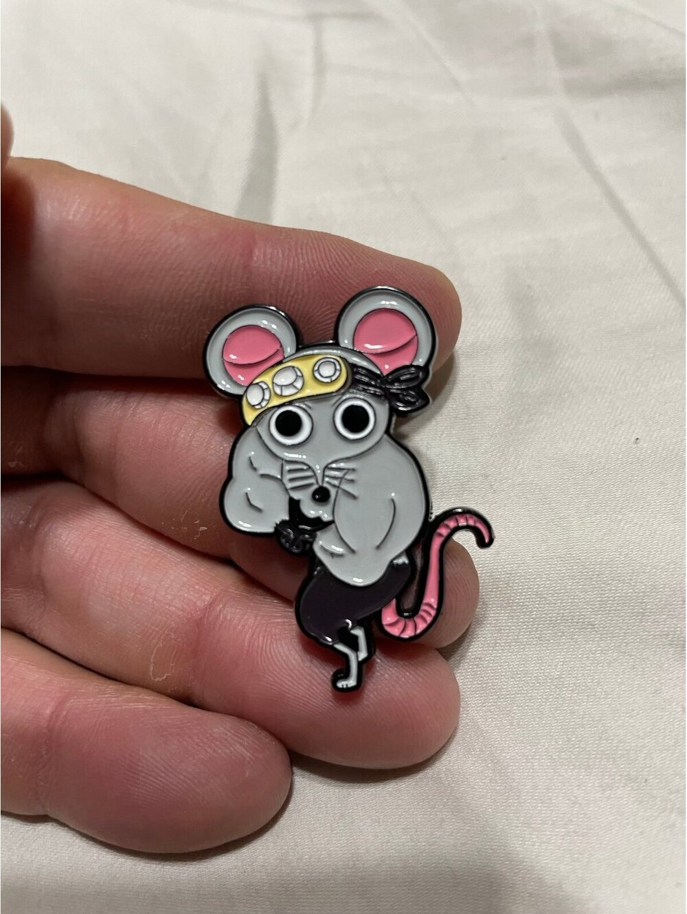 Shino buff mice enamel pin cute demon slayer Tengen Uzui's